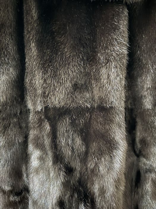 Продам норковую шубу 46-48