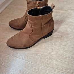 Дамски боти в много добро състояние,  номер 37