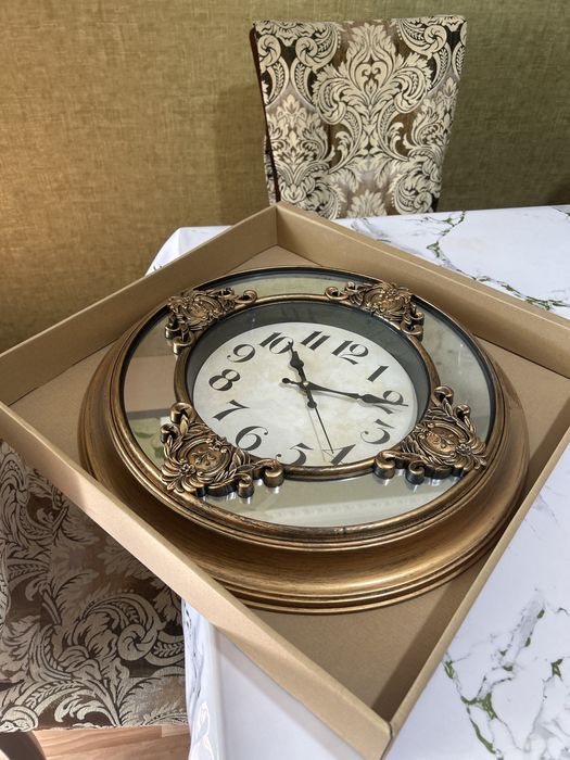 Часы настенные новые