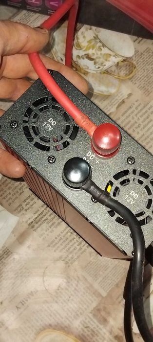 Два инвертора 12 на 220волта