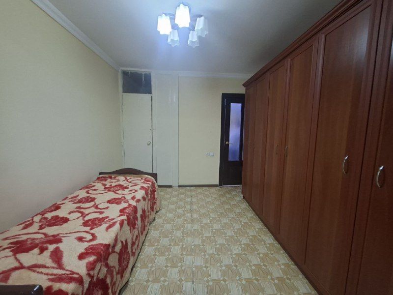 Продается 4х комнатная квартира. 2 этаж. Атлас. Фрунзе.