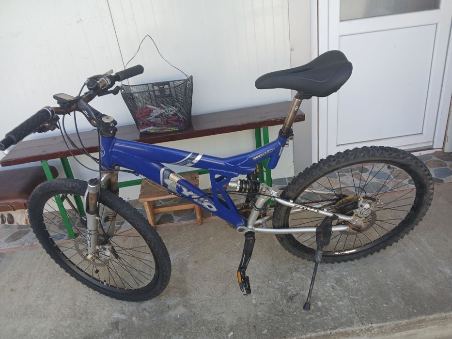 Vind bicicleta mtb  cu suspensi cu roti de 26