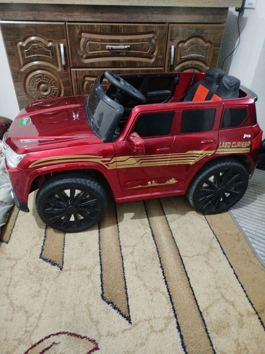 mashina elektron detski