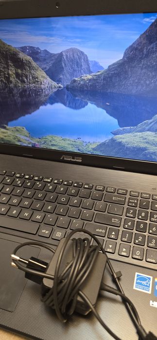 Laptop Asus X551M utilizare  tip office