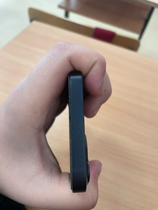 Vand IPhone 13 impecabil