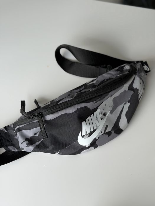 Чанта Nike Pro през рамо
