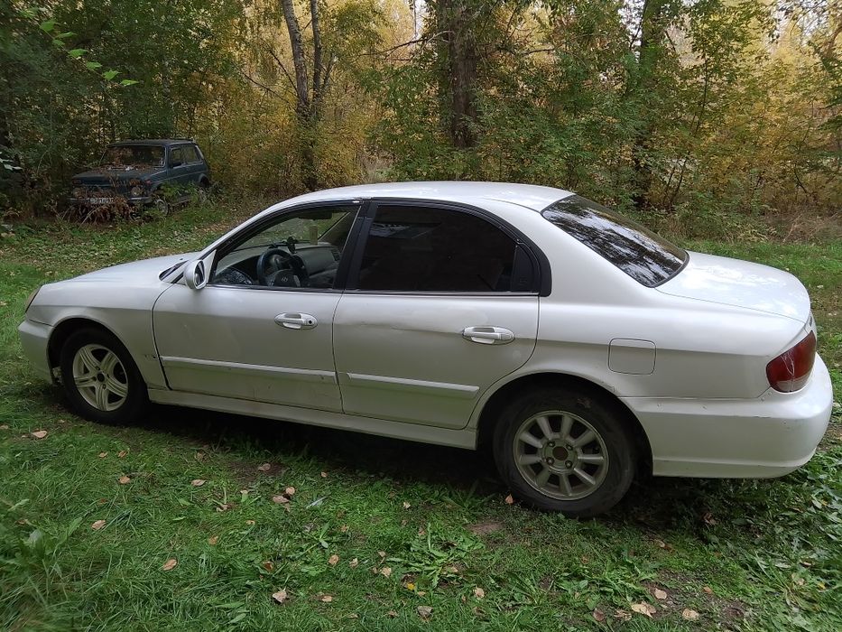 Hyundai sonata EF