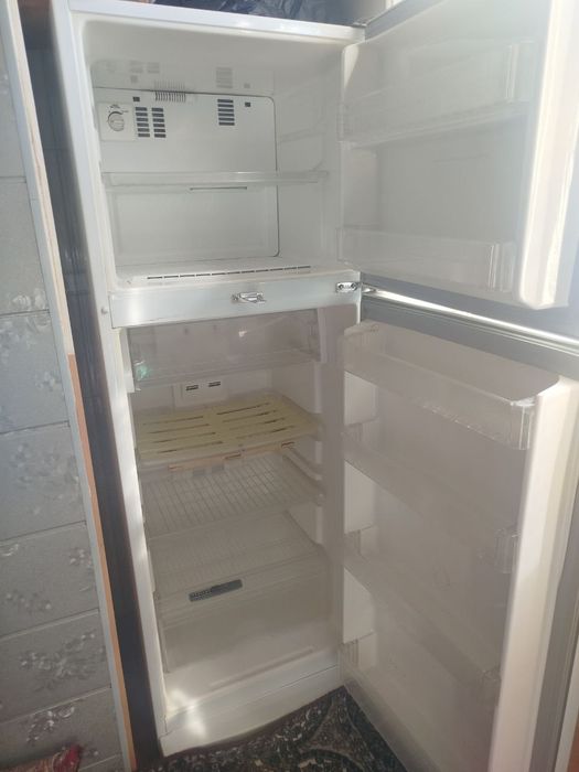 Продаю холодильник