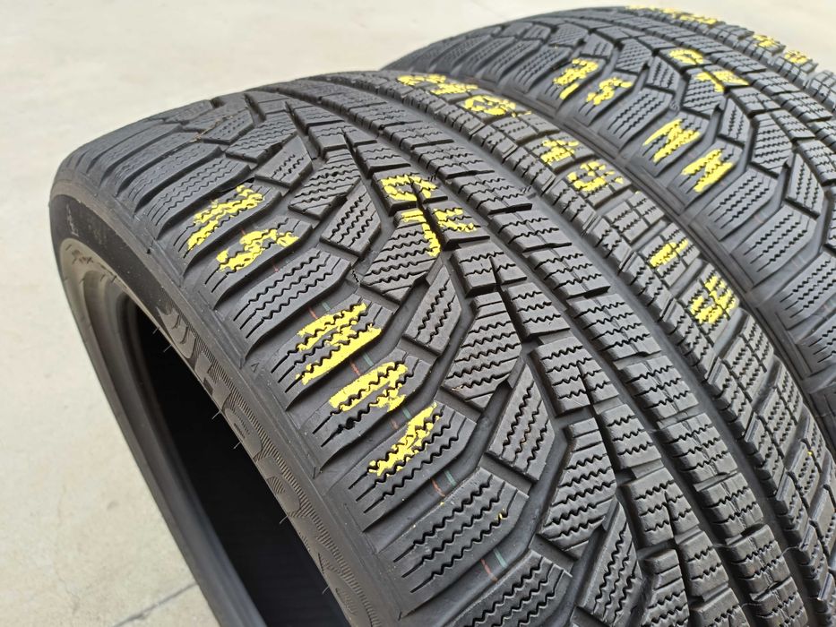 Doua anvelope iarna 245 45 19 hankook winter I*cept evo2 profil de 7,5 mm