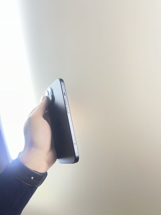 Продам IPhone 15 128gb