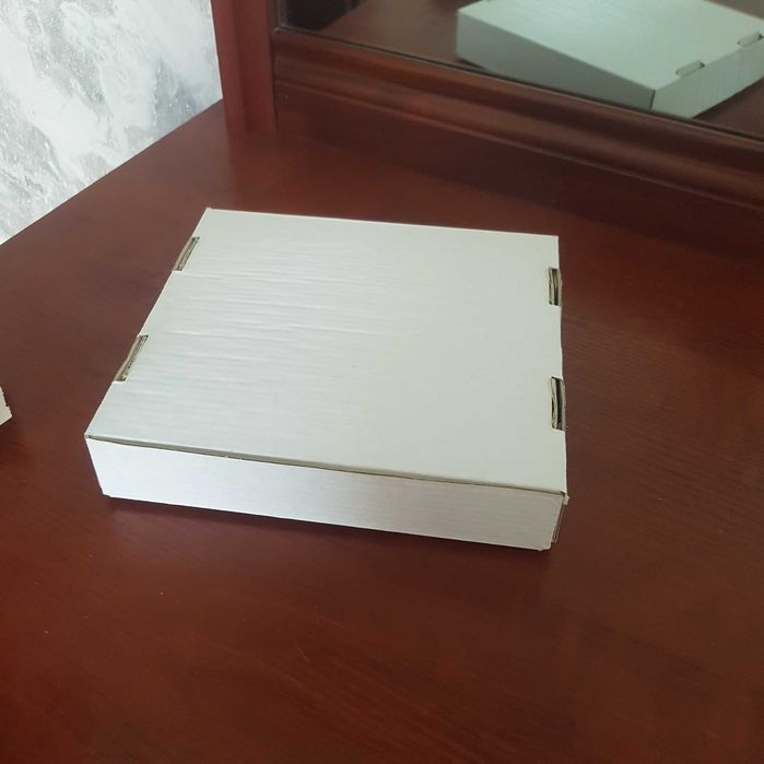 Продам картон каробки 300 сум.