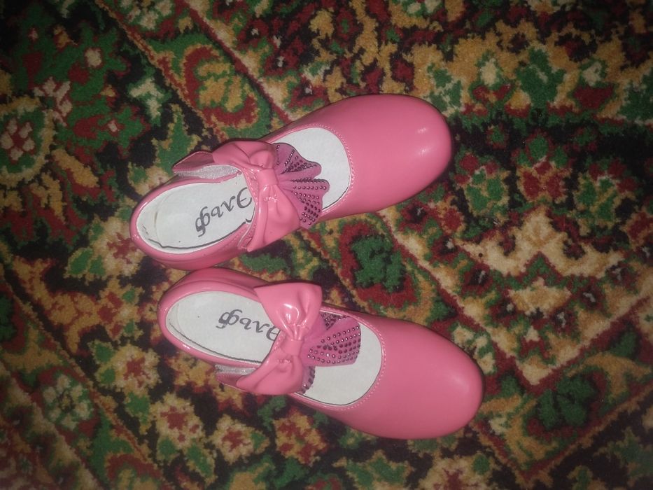 Продам новые туфли на девочку 29 размер!