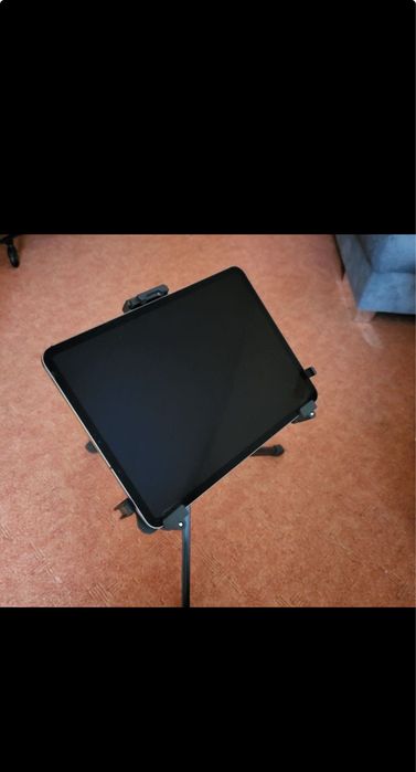 Apple iPad Pro 11" 256 GB  Wi-Fi Cellular