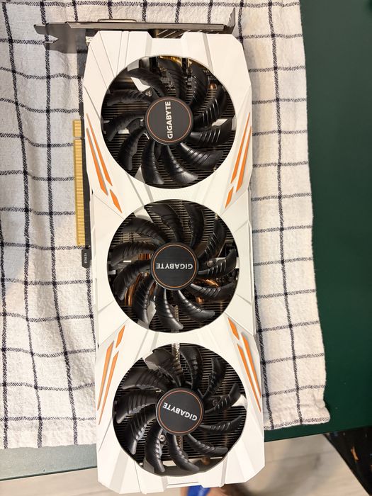 Vand PC i5 9600k, 16gb ddr4, 500gb SSD, nvidia geforce 1080ti