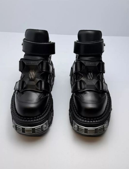 Новые ботинки и кроссовки