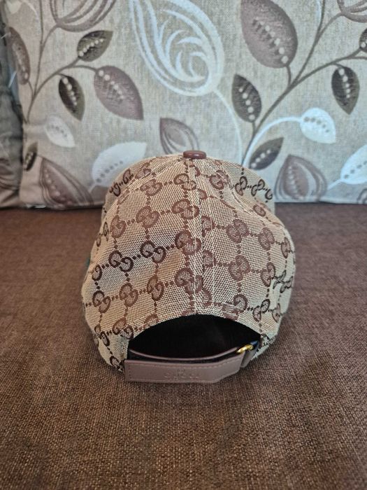 Gucci шапка закупена от Италия