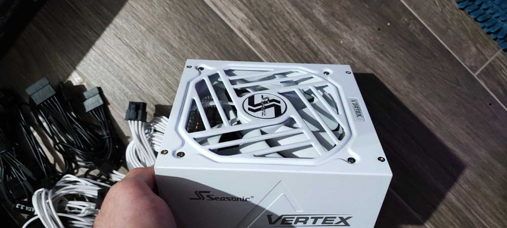 Seasonic VERTEX GX-1200 White Edition 1200W