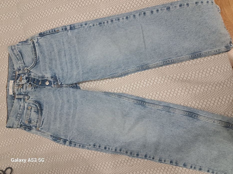 Джинсы Mango XS (34), светло-голубые, отличное состояние
Размер: 34 (X