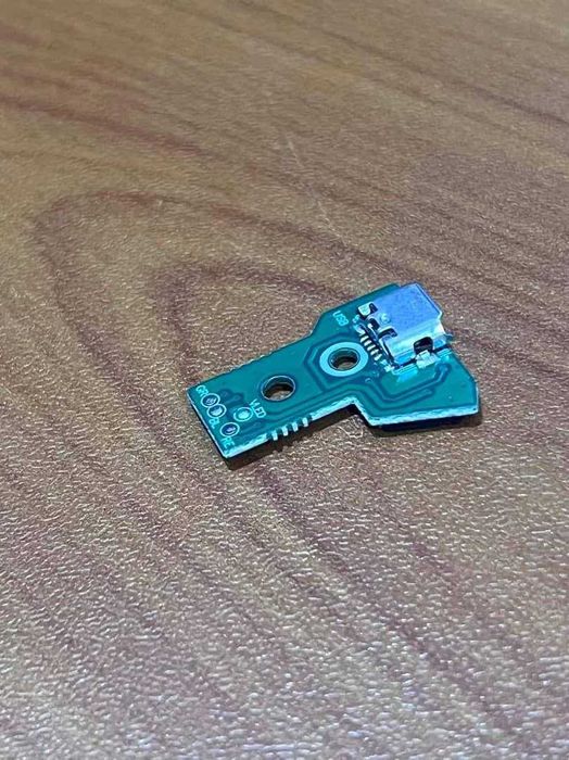 Оптом Разъёмы гнездо платы для Sony PS4 джойстиков (Новая в упаковке)