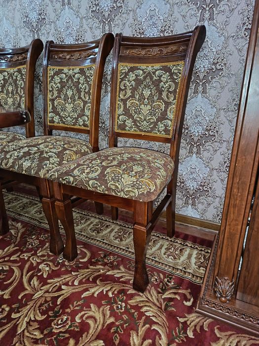 Yengi stol kotta 12ta stuli bor akkuratni ozoda uyda turgan