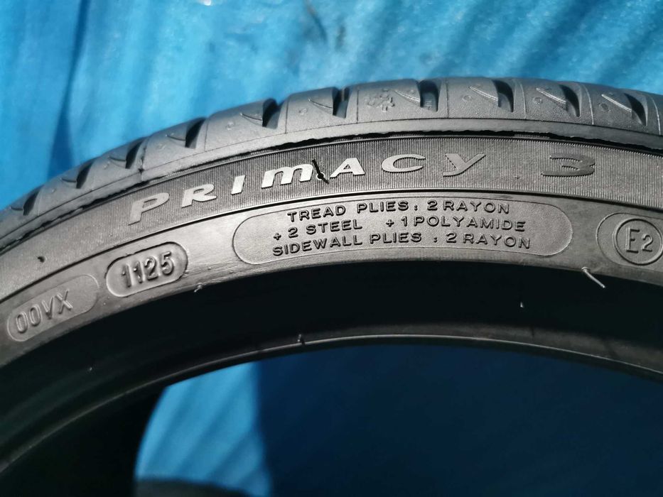 275/35 R19 - michelin runflat 2 bucati