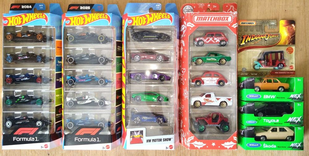 Метални колички Hot Wheels Matchbox 1:64 и Welly 1:32