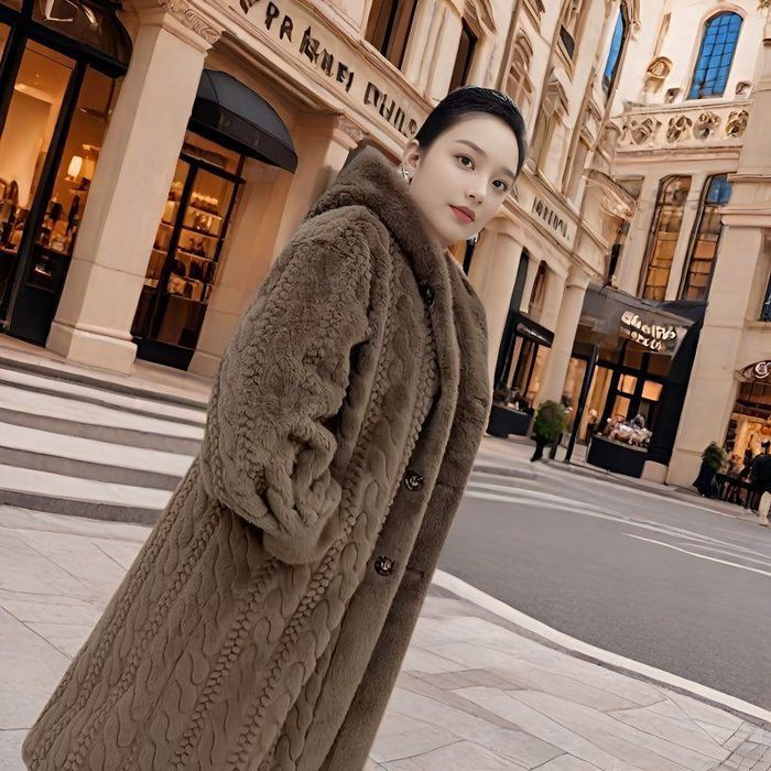 Продается новые шубки и шабка