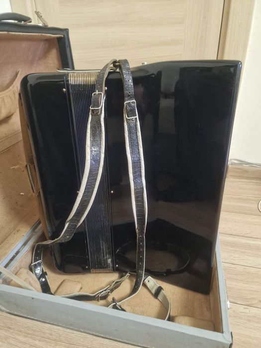 Чешки акордеон DELISIA choral 120 баса