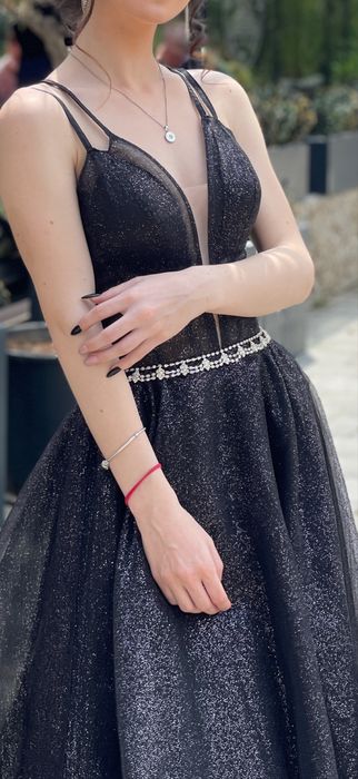 Черна бална рокля