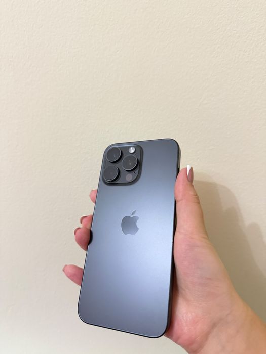 iPhone 15 Pro Max — 256 GB