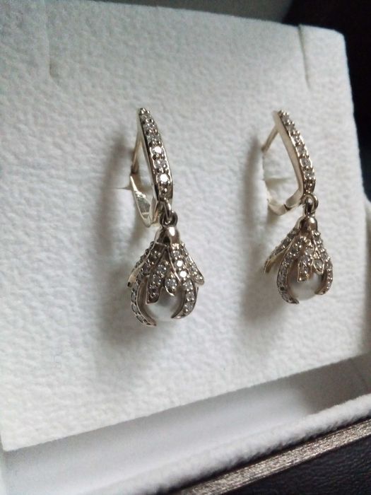 18 к. златни с диаманти обеци и пръстен корона/обеци 14 к. с диаманти