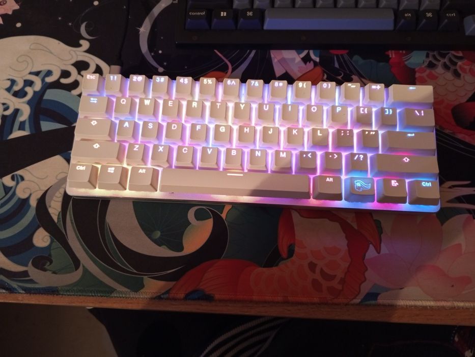Продам клавиатуру Glorious gmmk kompackt