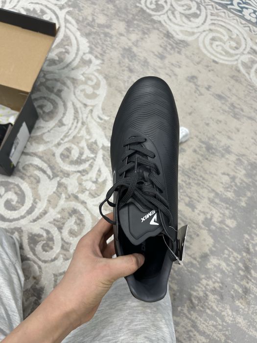 Футбольные кросовки