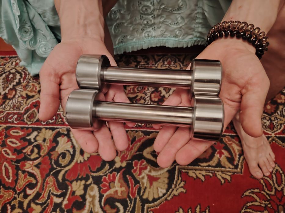 Гантели по 1,5 кг