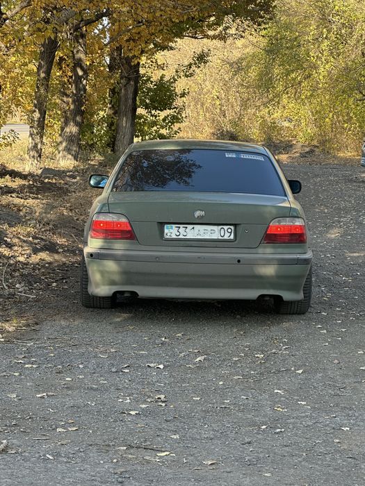 Продоется BMW e38