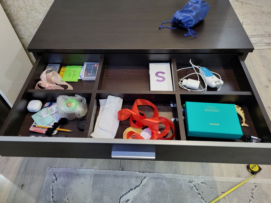 Шкаф и туалетный столик