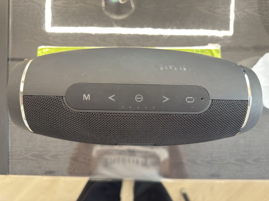 Преносима безжична Bluetooth колонка с FM радио и вграден микрофон