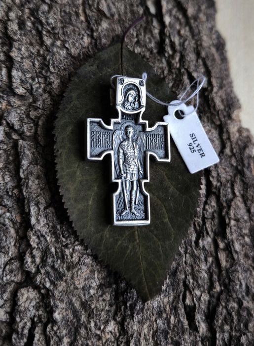 Сребърни кръстове и медальони