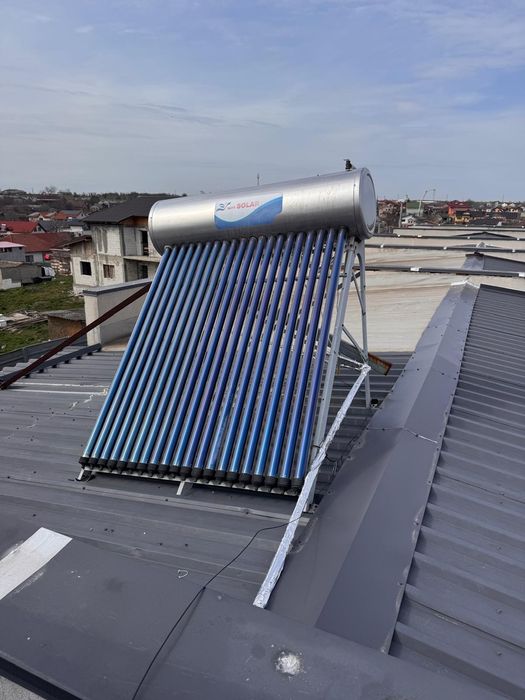 Sistem solar ptr apa caldă presurizat.