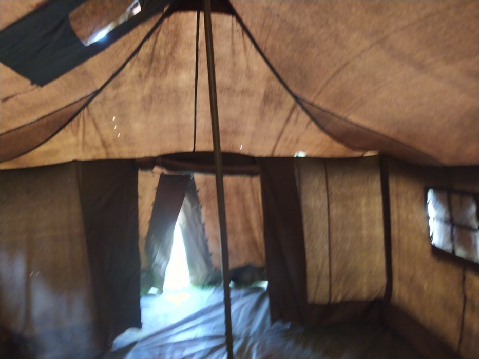 Военна палатка офицерска ( военен , военна , военни , войнишки , армей