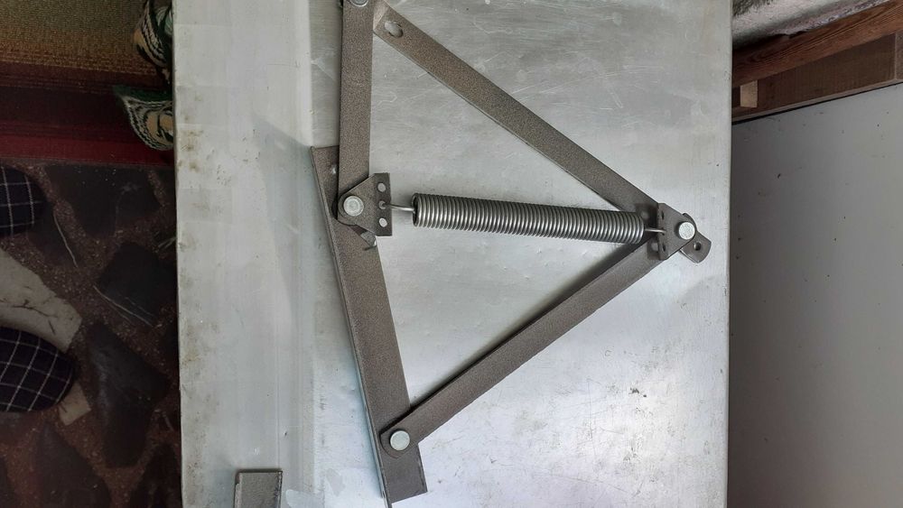 2 комплекта механизми за матрак с пружини.