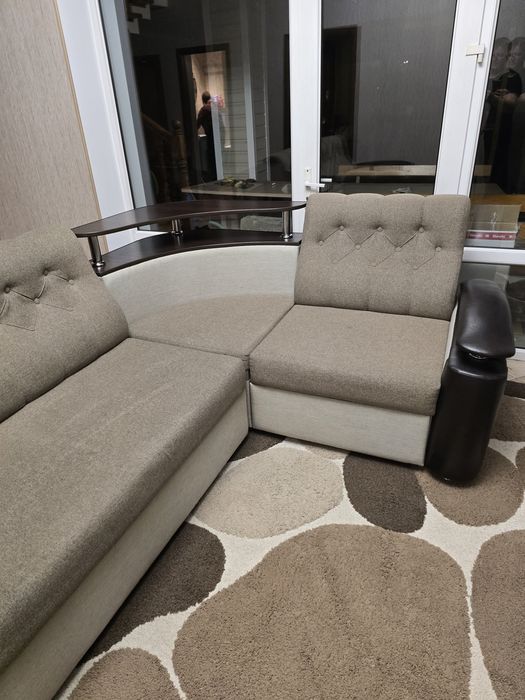 Диван угловой,раскладной.