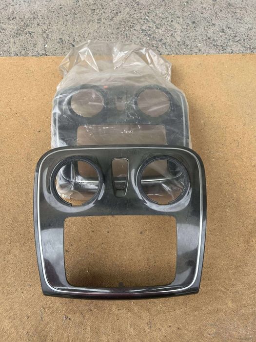 Elemente ornamentale,grile,bandouri noi originale Logan,Sandero,Duster