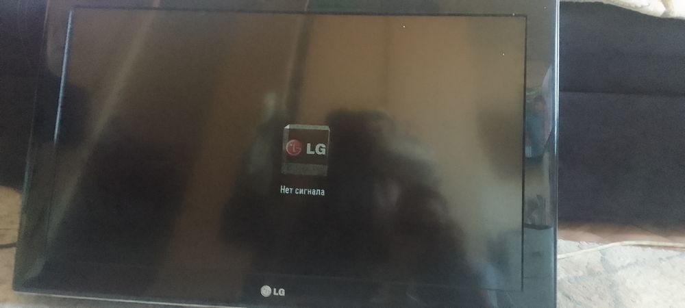 Телевизор LG в отличном состояний