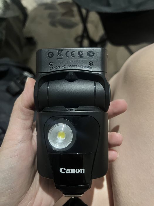 Вспышка Canon Speedlite 320EX