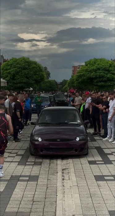 Ford Escort MK6 sedan