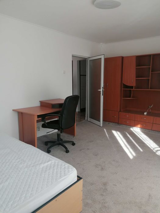 Persoană fizica închiriez apartament 3 camere decomandateMărăști zona Kaufland Cluj
