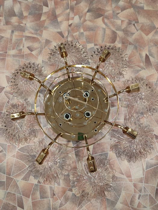 Продам подушки для дивана и люстру