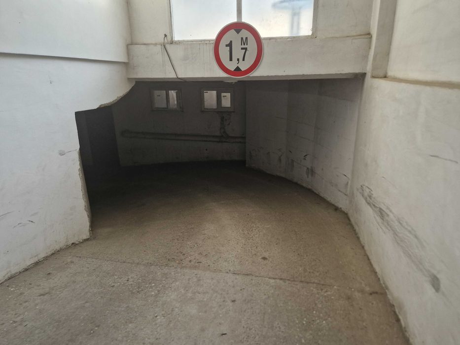 Дава се под наем Гараж / Паркомясто в Пловдив, Кючук Париж - 17 кв.м за 76.5 € - Снимка #2