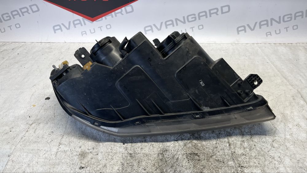 Chevrolet Captiva 06- ляв и десен  фар